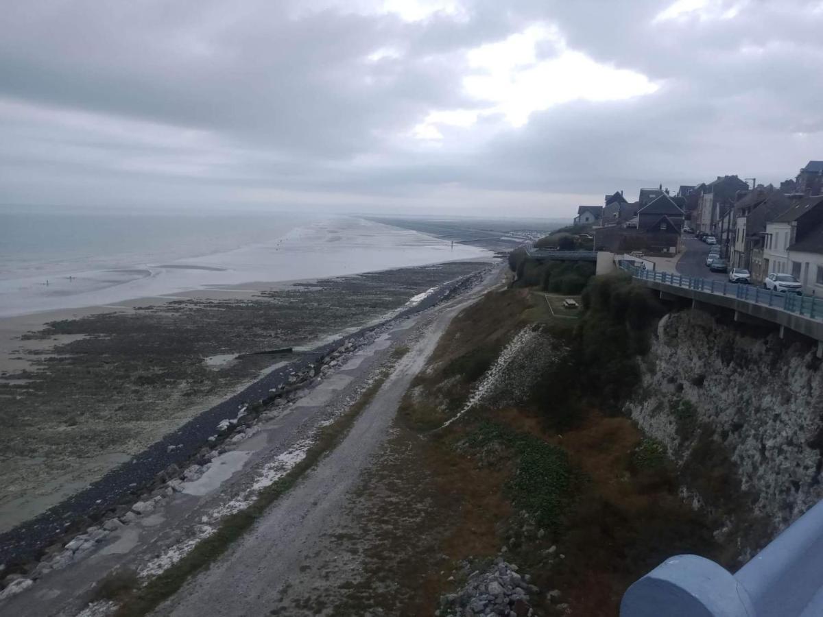 Charmant Appartement Vu Sur Mer Ault Ngoại thất bức ảnh